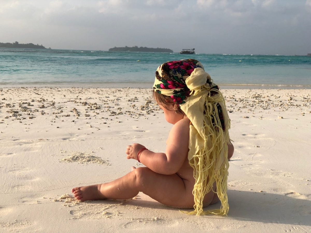 Laura Cosoi, cu fetita in Maldive! Imagini din vacanta - cat de frumoasa e micuta Rita | Demamici.ro
