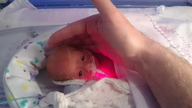 Un preot a fost chemat sa boteze un bebelus prematur. Ce s-a intamplat in maternitate l-a marcat | Demamici.ro