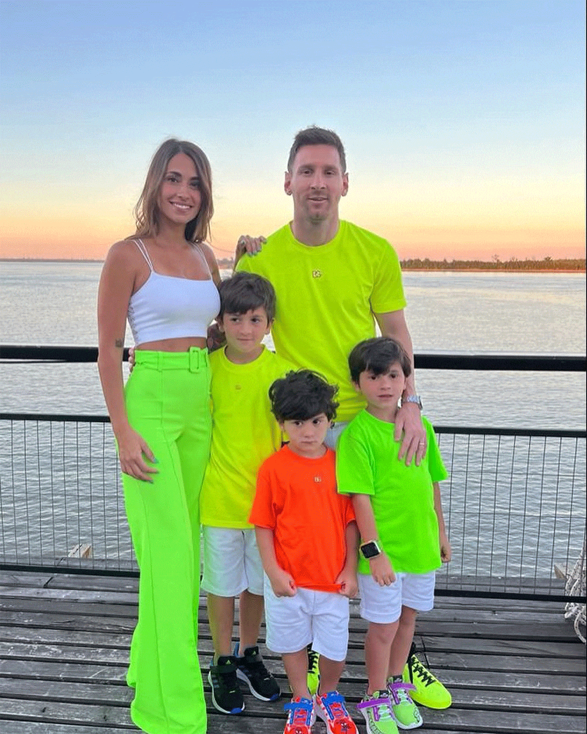 Messi, campionul Argentinei, are 3 băieți și o familie superbă alături de soția lui, Antonela. Un episod tragic i-a adus împreună și i-a unit: "Iubesc fotbalul, dar familie e mai presus de toate"