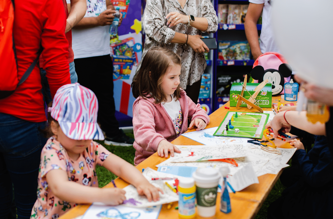 Picnic în familie by Social Moms