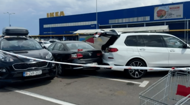 O femeie a fost strivită în parcarea Ikea din Capitală sub un bolid de două tone! Copilul său a băgat mașina în marșarier | Demamici.ro